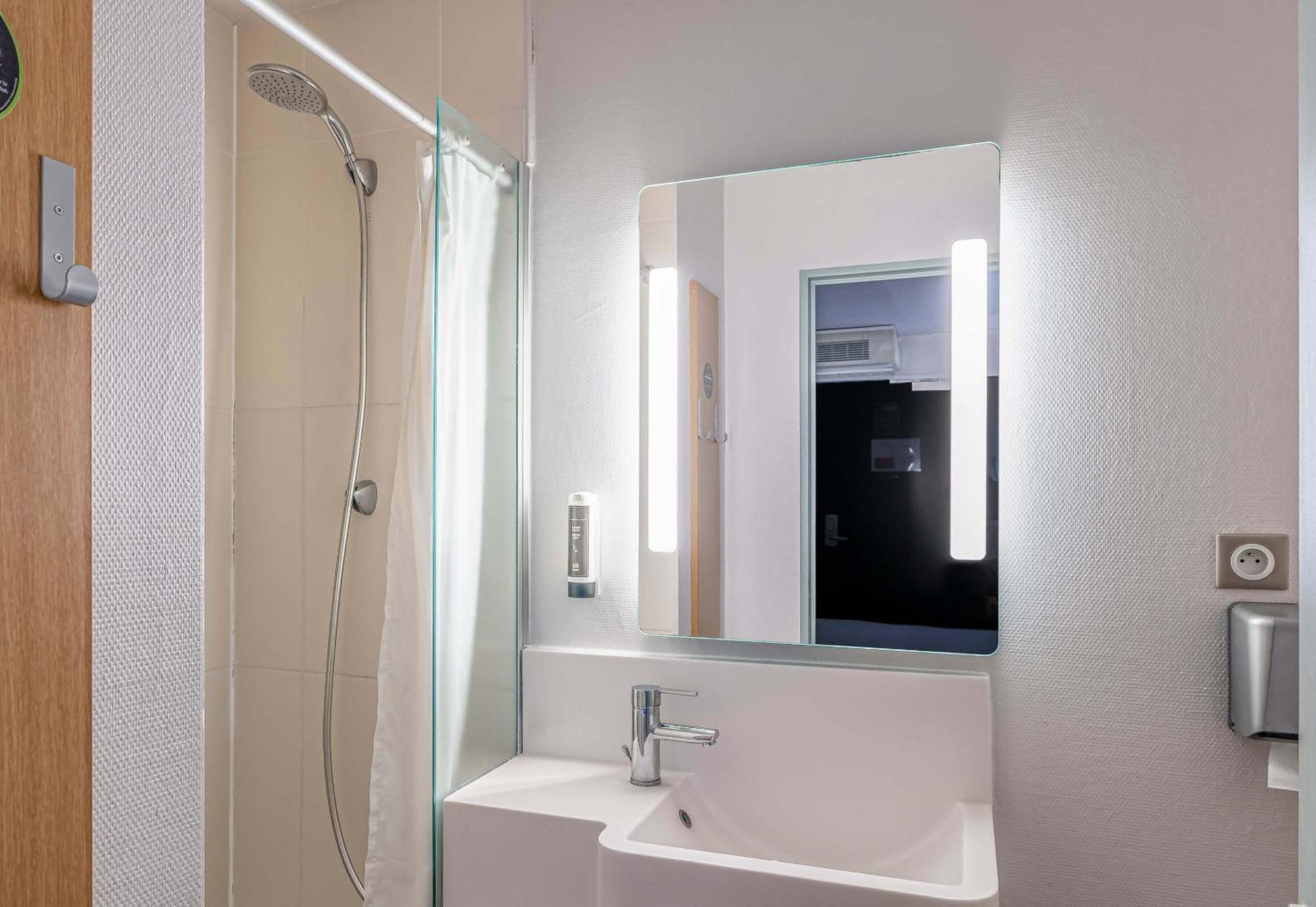 B&B Hotel Bordeaux Lormont Bagian luar foto